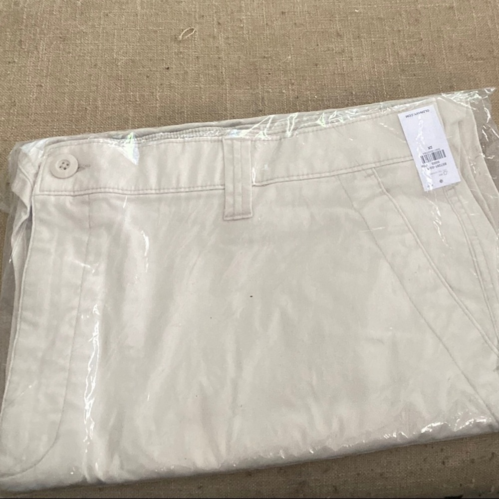 Women’s 2X Old Navy OG High Waisted Chino
New with tags in package